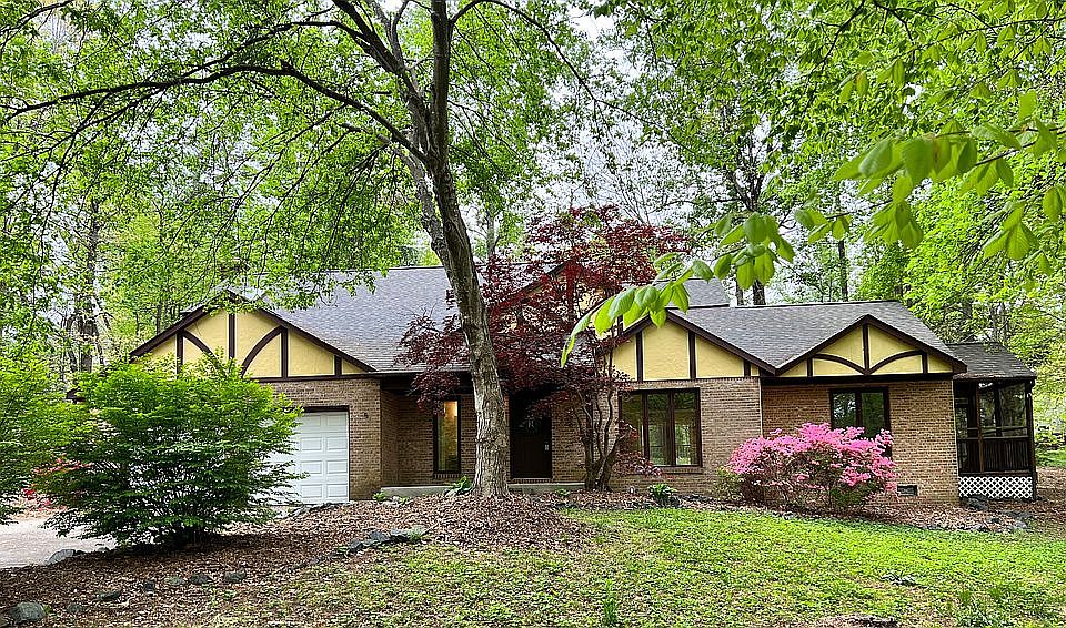1st image of 1021 Spain Dr