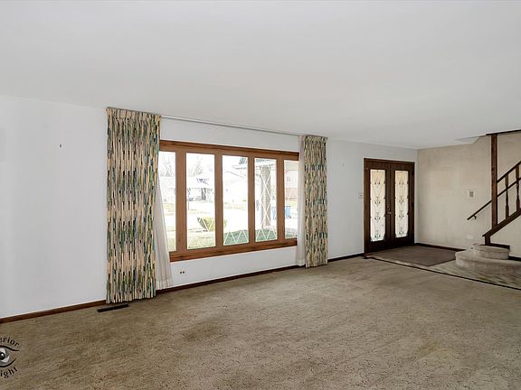 3rd image of 8655 W Sun Valley Dr