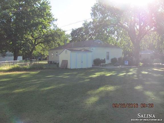 5th image of 920 Plaza Dr