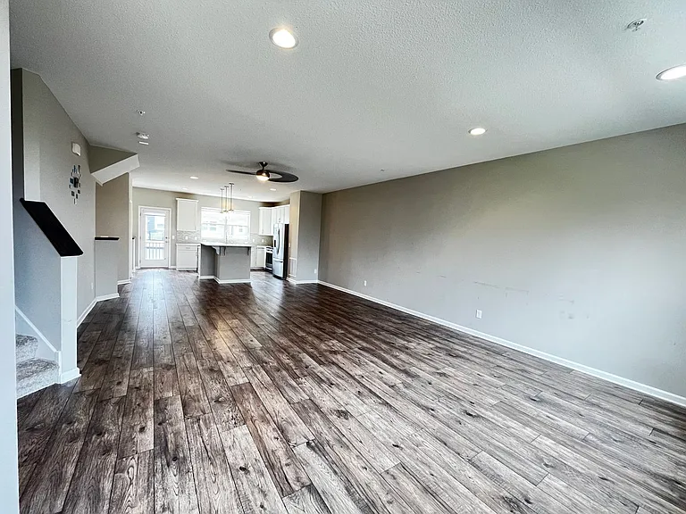 5228 Hampton St NE — Photo 12