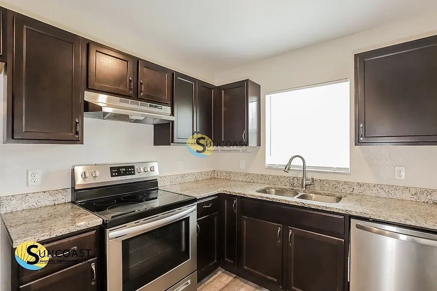 SE Ocala 2BR/2BA Near Everything — Photo 3