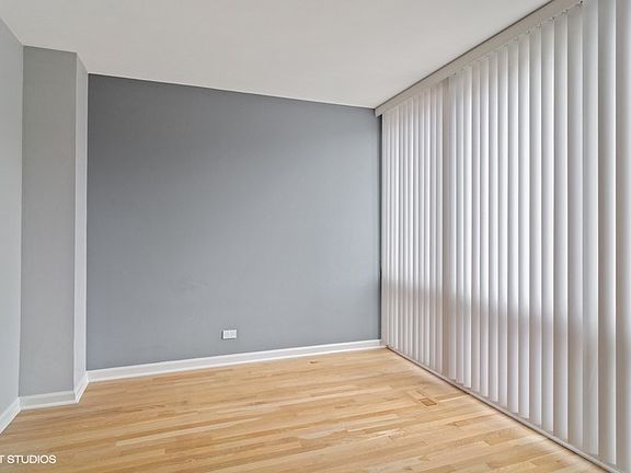 5th image of 2053 N Larrabee St #2
