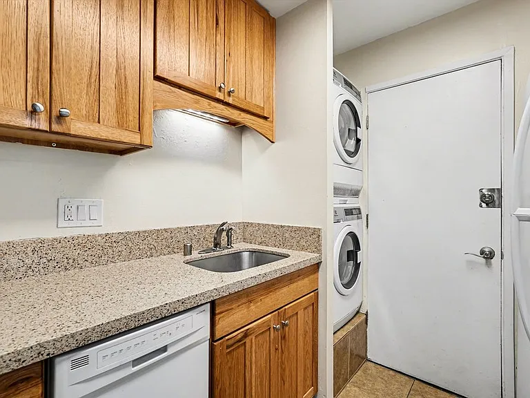 1009 Mohr Ln #2 — Photo 8