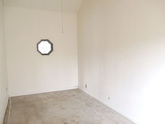 4th image of 26984 Bosse Dr