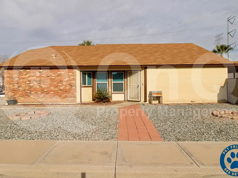 3453 N Seneca Ct — Photo 1