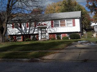 6902 Fawncrest Dr, Capitol Heights, MD 20743