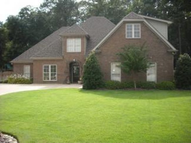 1st image of 1040 English Oak Dr