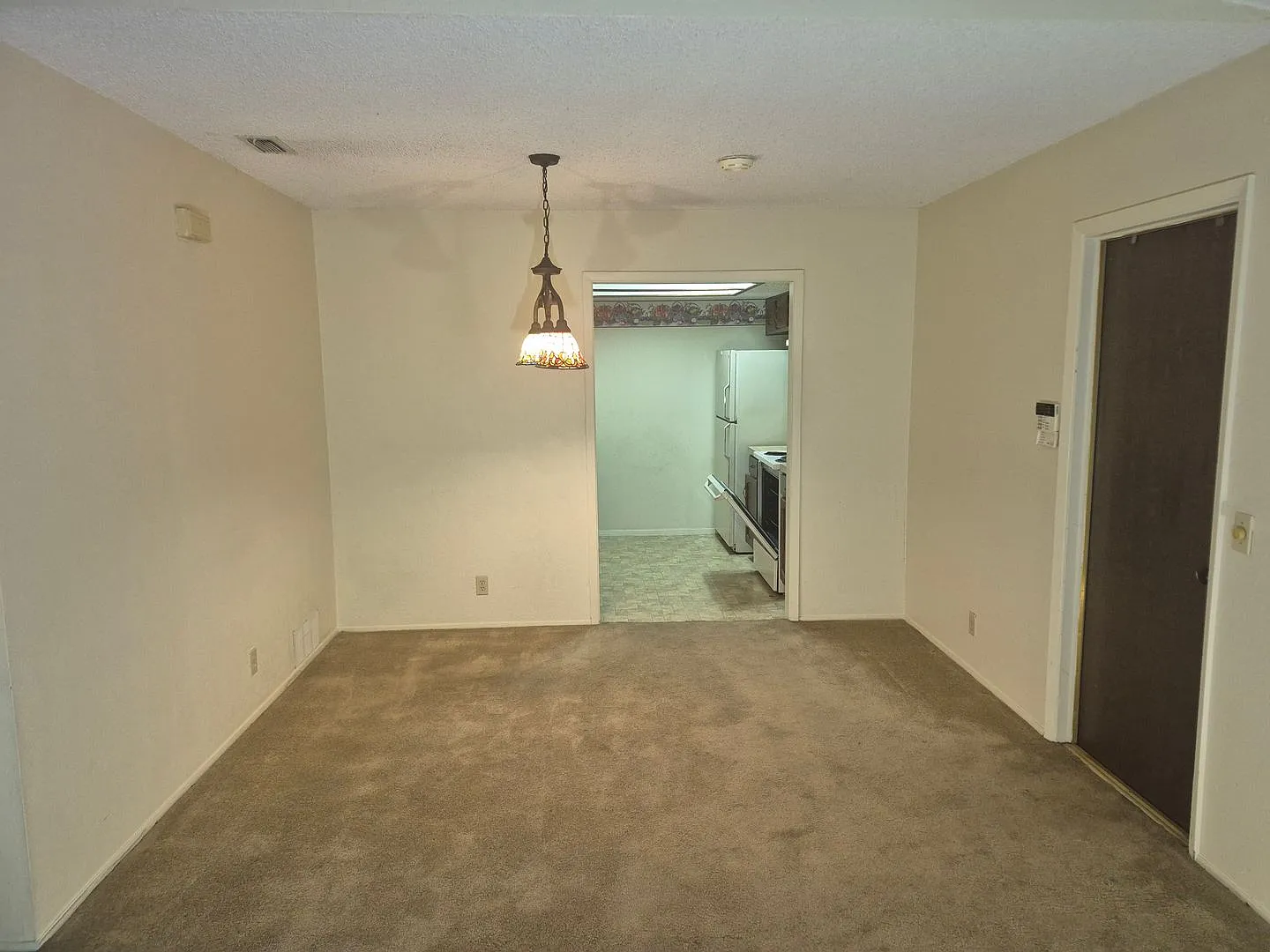 Gorgeous 3 Bed/2.5 Bath End Unit Townhome in the Park at Quail Creek!! — Photo 3