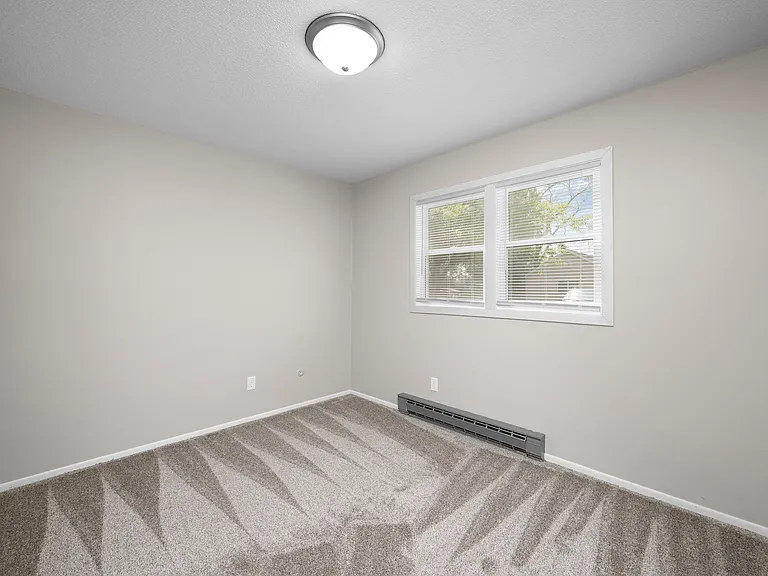 423 Seward Ave #2 — Photo 9