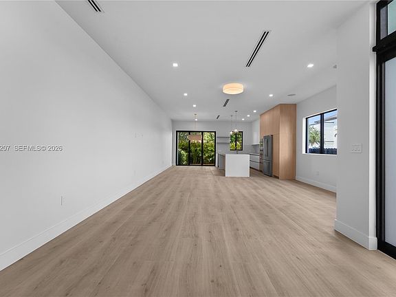 4th image of 2735 SW 23rd Ter