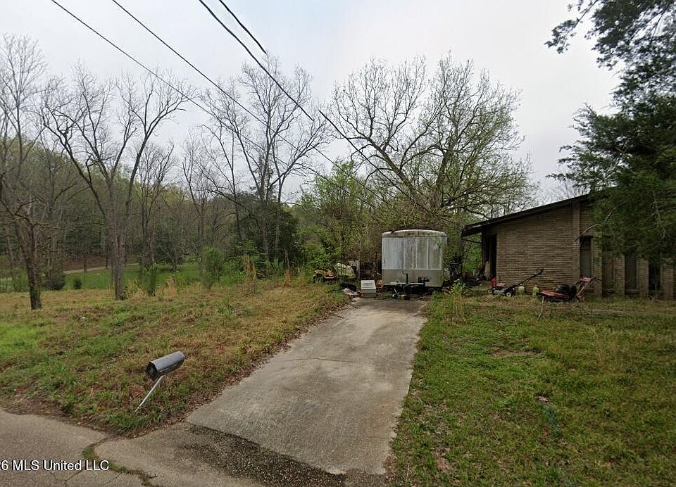 1st image of 109 Lake Blvd