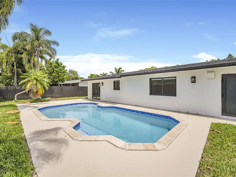 9320 SW 167th St — Photo 35