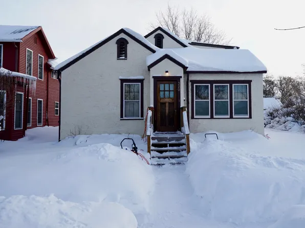 320 6th Ave NE, Jamestown, ND 58401