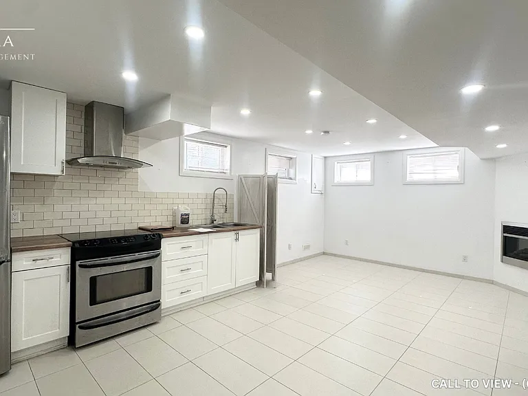 451 Moore St #6 — Photo 1