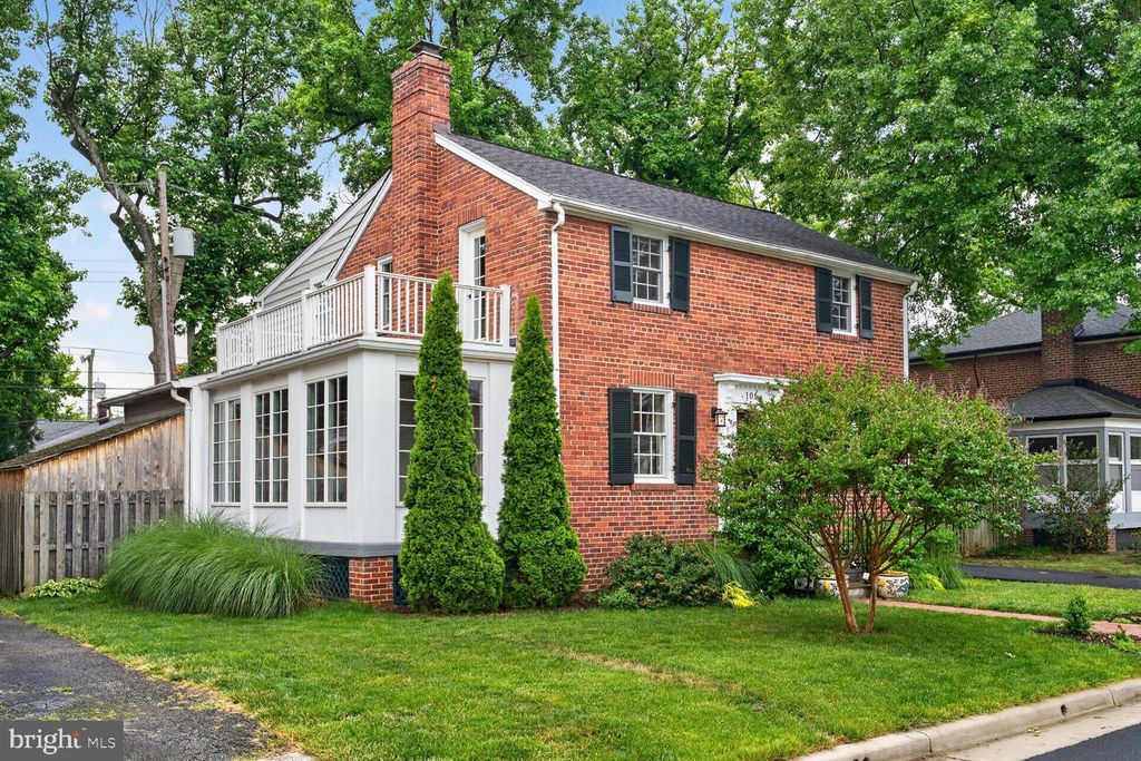 105 Adams Ave, Alexandria, VA - View 2