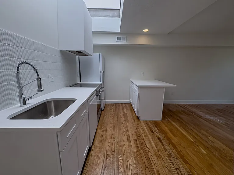 1934 Green St #3 — Photo 24