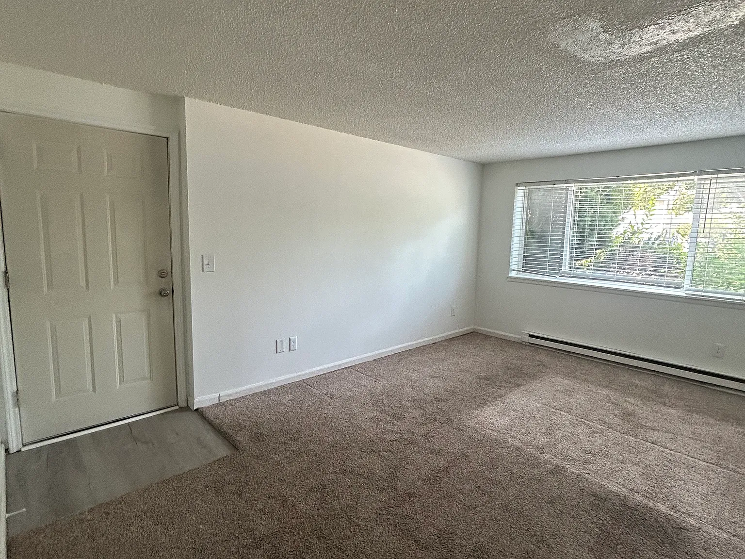 2 bed, 730 sqft, $1,300 — Photo 4