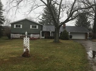 5828 Wheelock Rd, Fort Wayne, IN 46835