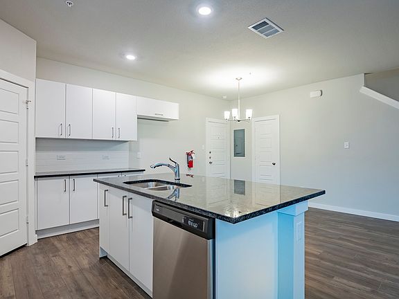 3rd image of 653 Wheatfield Dr