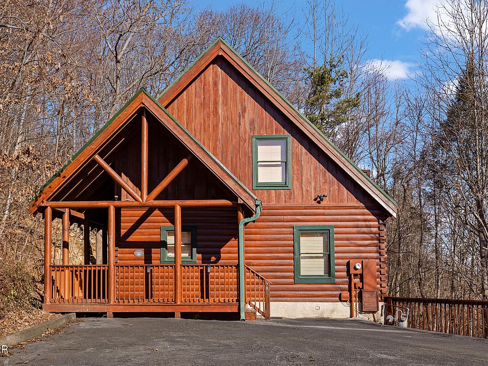 1st image of 701 Ridgewood Way