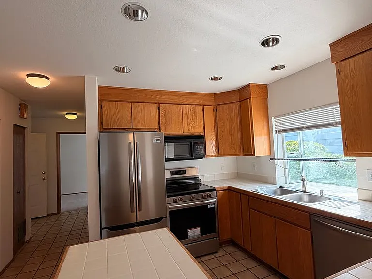 305 Shore Dr #307 — Photo 5