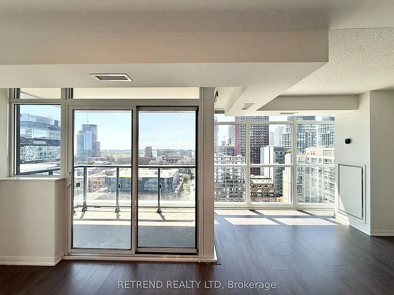 400 Adelaide St E #2204 — Photo 6