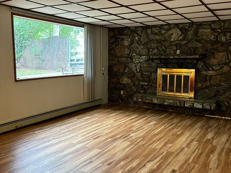 94 Farewell Ave — Photo 4