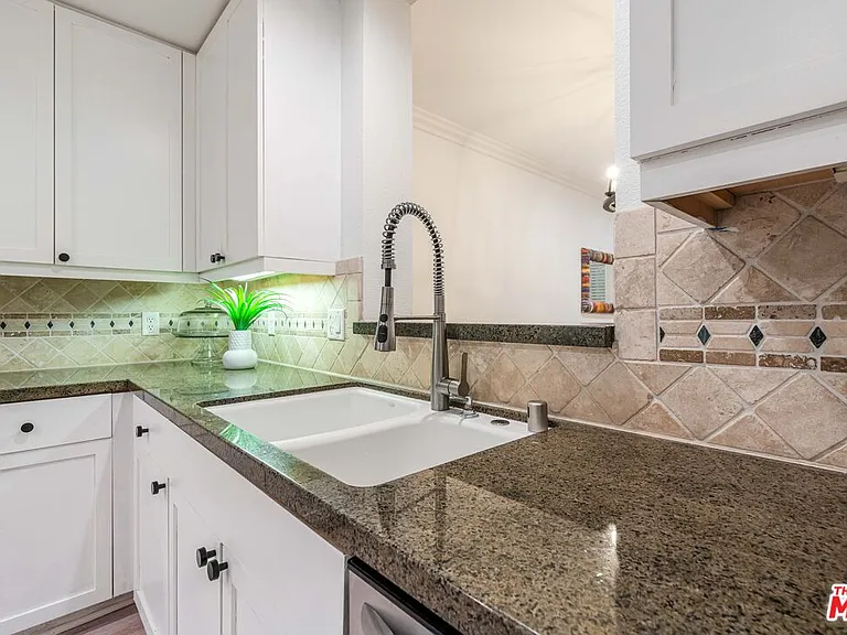 5625 Crescent Park W #126 — Photo 8