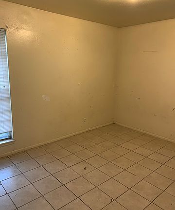 3rd image of 210 Tidewind St