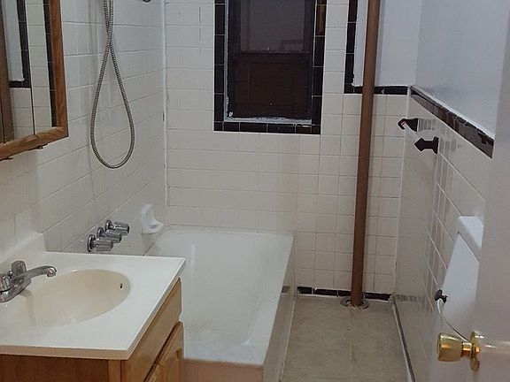 3rd image of 464 Eastern Pkwy APT 4C
