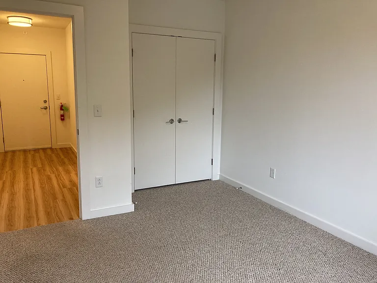 South End Apartments — Photo 25