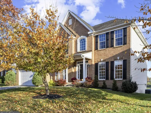 686 Spring Meadow Dr, Westminster, MD 21158