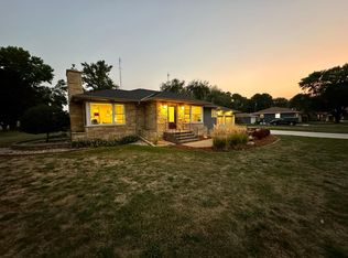 606 Pleasant Ave, Prinsburg, MN 56281