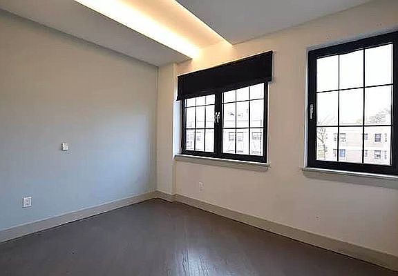 5th image of 104 Scholes St #3F