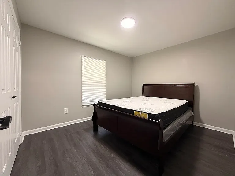 140 Cumberland Ct #D — Photo 5