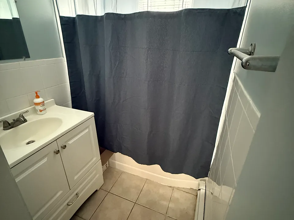 13 Argyle Dr #1