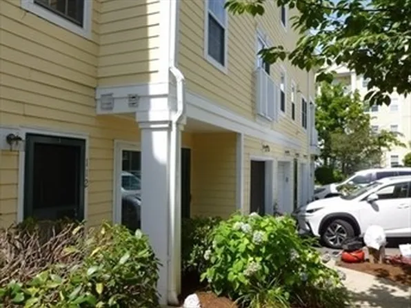 111 Gazebo Cir #111, Reading, MA 01867