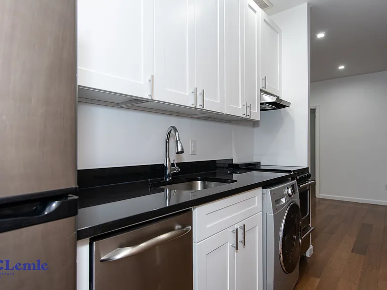 1324 Lexington Ave #2C — Photo 3
