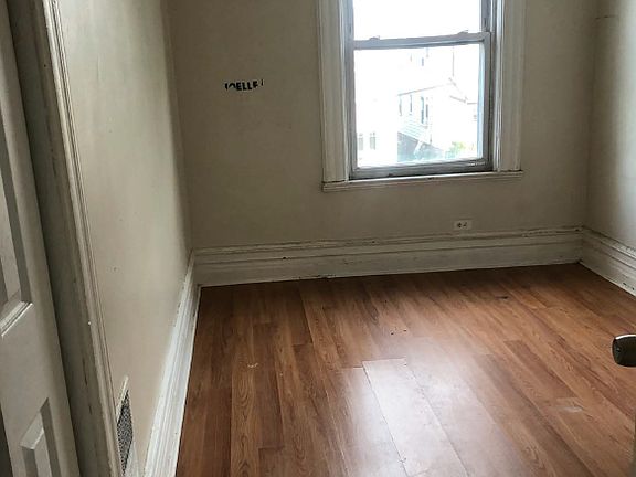 5th image of 11 Claremont Pl Unit 2