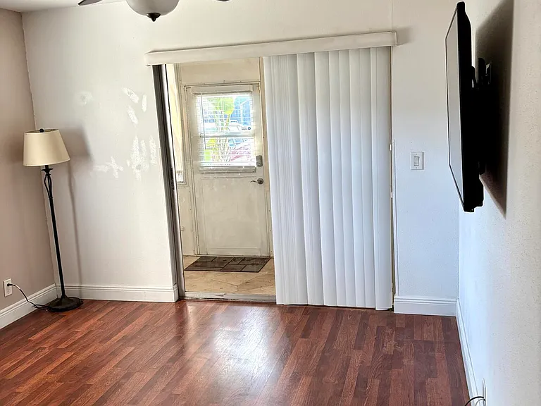 185 Valencia Dr #H — Photo 25