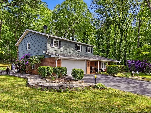 3rd image of 5629 Stoneman Pl
