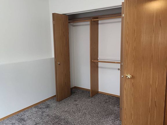 5th image of 731 Cooley St APT B