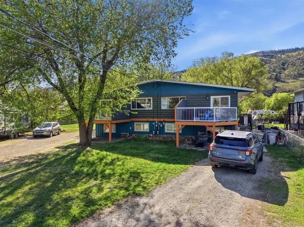 3170/3172 Wawn Cres, Kamloops, BC V2B 7J6