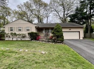 42 Laguna Dr, Wayne, NJ 07470