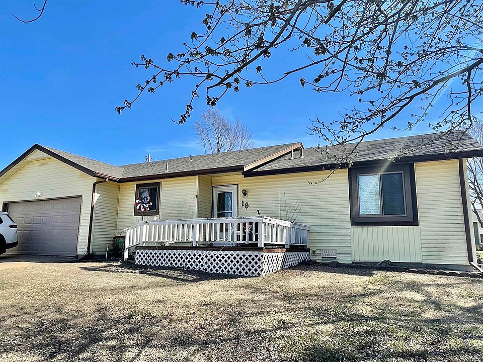 1st image of 16 Lake Park Dr