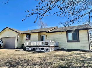 16 Lake Park Dr, Winfield, KS 67156