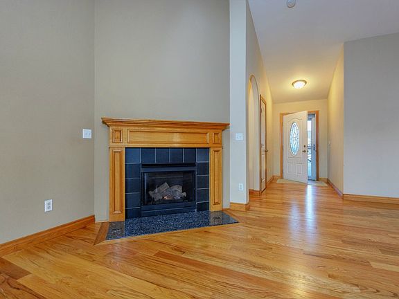 3rd image of 8604 NE 31st Cir
