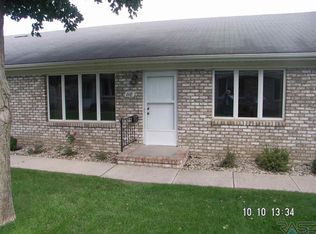 118 W Warren St, Luverne, MN 56156