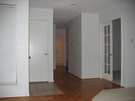 4th image of 10702 Tall Oak Dr