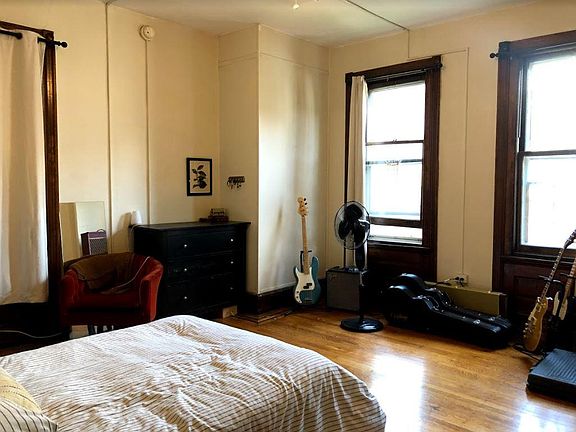 4th image of 825 S 49th St Floor 2